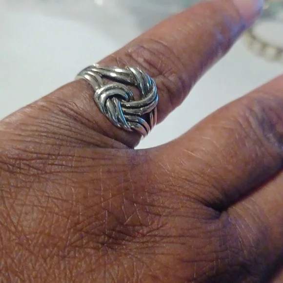 STERLING SILVER RING MARKED 925, SIZE 7 - Picture 2 of 3